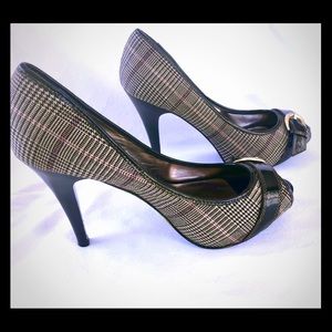 Steve Madden “Lezlie” Glen plaid heels S:9.5